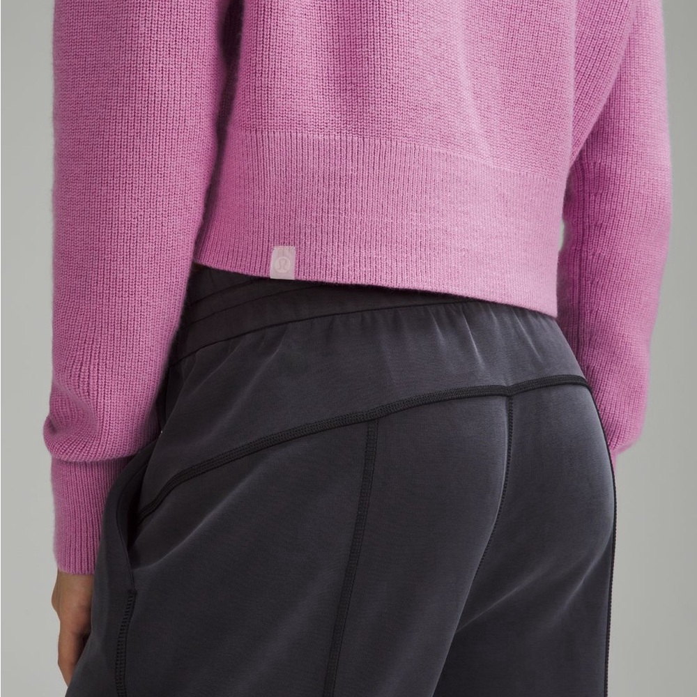 Lululemon Collared Merino Wool-Blend Sweater/L/.
Never worn, but no tag 🏷️ - Picture 5 of 7